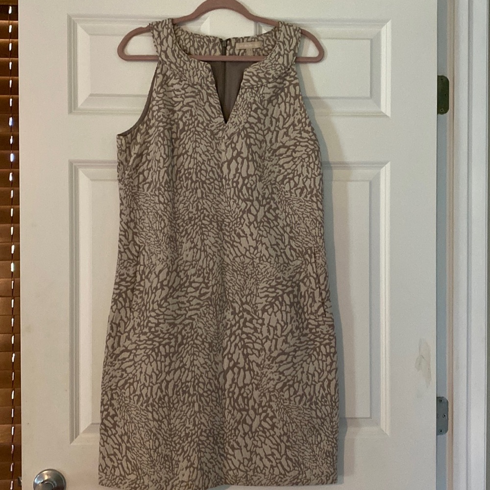 Beautiful Textured back zip up, size 12